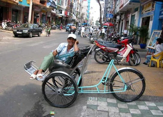 Forget the Algorithm: Why Saigon's Cyclo Drivers Know This City Better Than Your Phone Ever Will