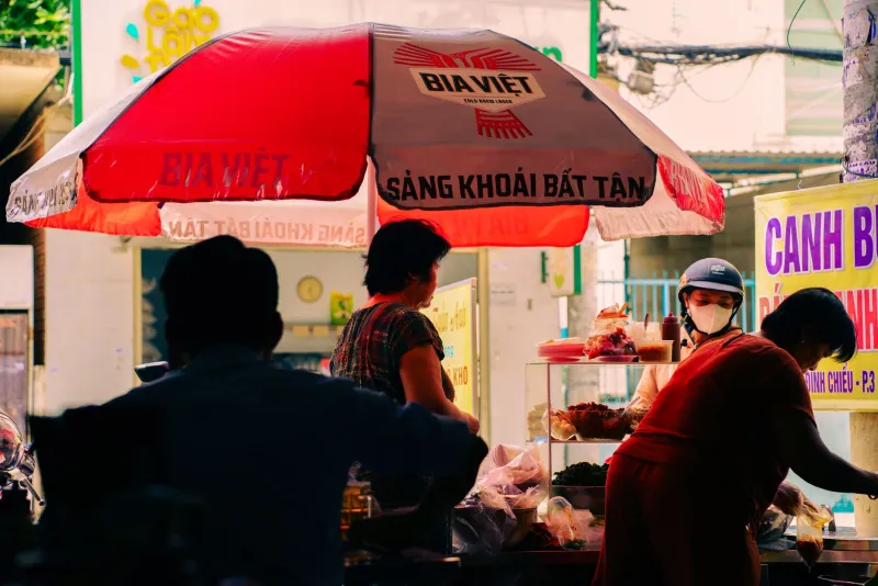 Before the City Wakes: A Week Eating Saigon's Secret Pre-Dawn Street Food